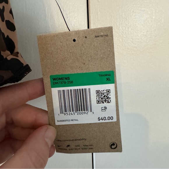 Nike leopard training tank - Picture 2 of 4